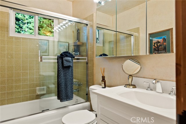 Detail Gallery Image 24 of 44 For 26974 Tunnel Dr, Lake Arrowhead,  CA 92352 - 3 Beds | 2 Baths