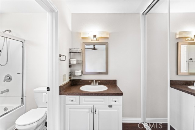 201 W Harvey Avenue, Santa Ana CA: https://media.crmls.org/medias/f1d63d08-c332-4405-b183-8e2177dcc9fd.jpg