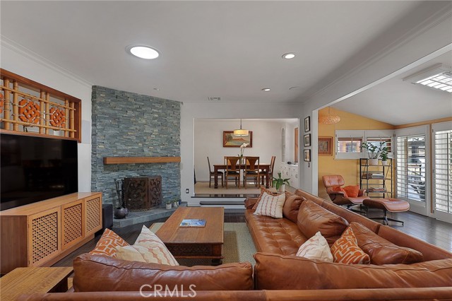 5866 Varna Avenue, Valley Glen CA: https://media.crmls.org/medias/f1d66ee1-1c36-4e05-8c27-a855606d3d59.jpg