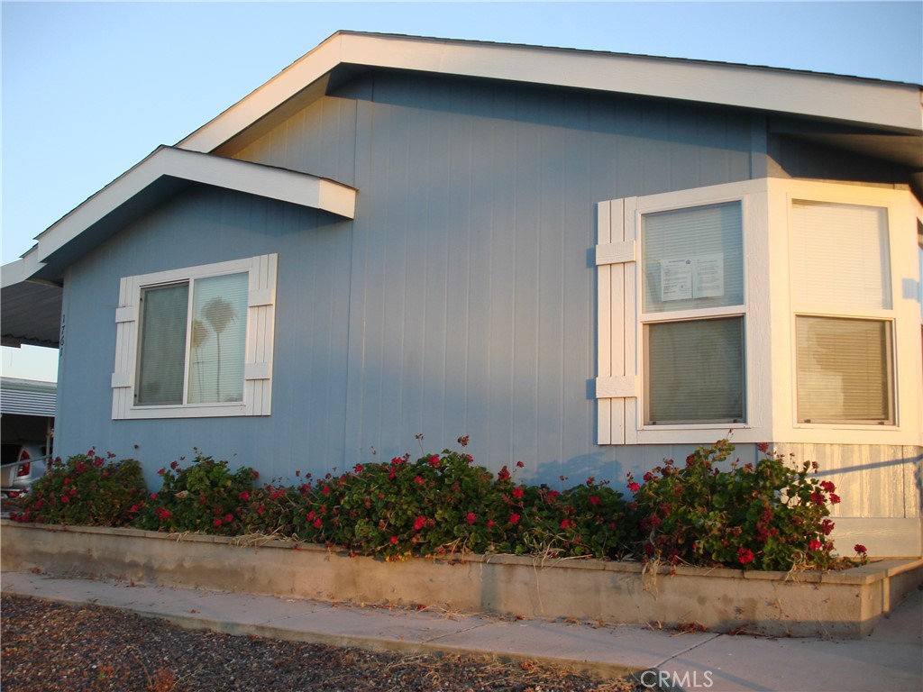 1761 W Johnston