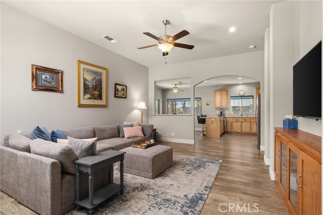 Detail Gallery Image 5 of 48 For 35 Jersey Brown, Chico,  CA 95973 - 3 Beds | 2 Baths