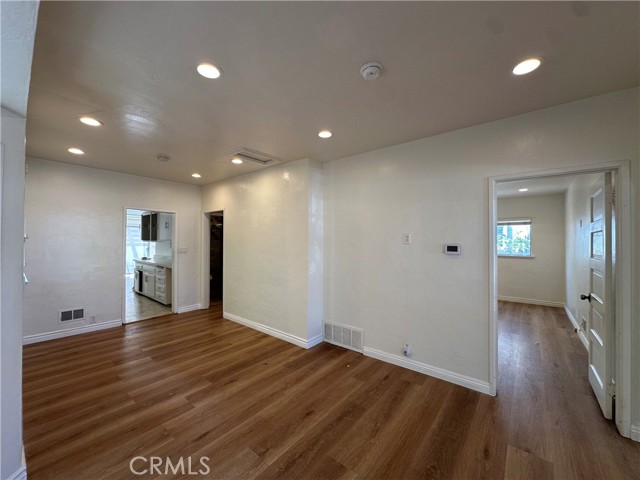 408 8th Street, Huntington Beach CA: https://media.crmls.org/medias/f1d8739e-fb97-4573-8bba-23d360de8986.jpg