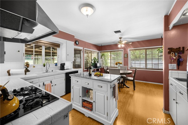 1210 W Marshall Boulevard, San Bernardino CA: https://media.crmls.org/medias/f1d8c786-4d97-45c1-882d-4071537860c2.jpg
