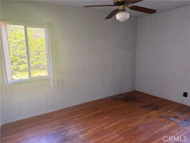 Detail Gallery Image 5 of 14 For 19131 Lanark, Reseda,  CA 91335 - 5 Beds | 2 Baths