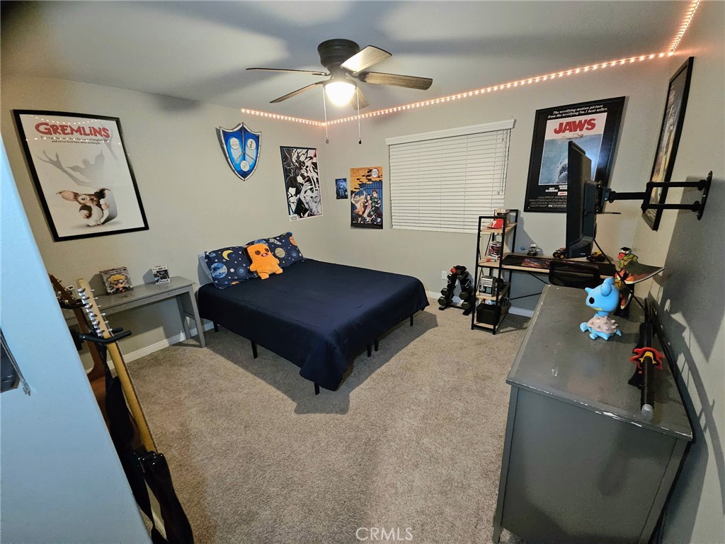 https://media.crmls.org/medias/f1d919f4-6c2f-45ec-9f9e-7b641089d6c4.jpg?preset=X-Large
