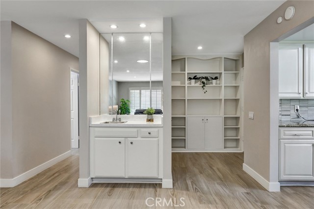 5111 Alder, Irvine CA: https://media.crmls.org/medias/f1da3fce-4611-4314-a15b-cc8add76c472.jpg