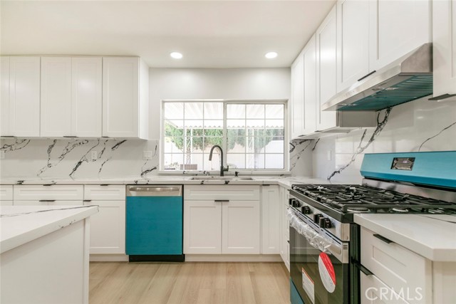 Detail Gallery Image 9 of 53 For 13119 Constable Ave, Granada Hills,  CA 91344 - 5 Beds | 3 Baths