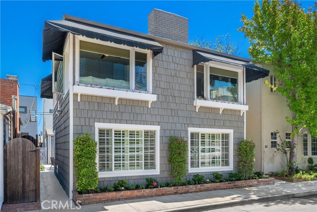 44 59th Place, Long Beach CA: https://media.crmls.org/medias/f1dc0fc7-4fc6-4b76-a8e5-c70628cbf6fa.jpg