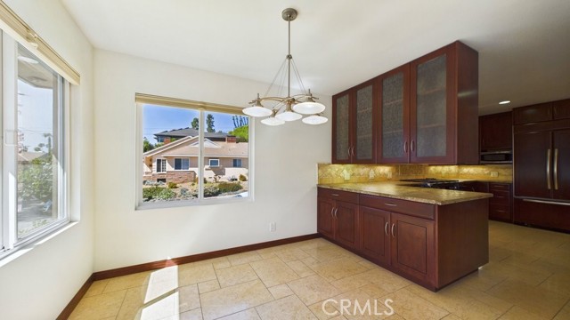 Detail Gallery Image 13 of 62 For 165 Cumberland Rd, Glendale,  CA 91202 - 3 Beds | 2/1 Baths