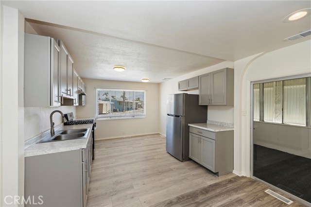 Detail Gallery Image 12 of 21 For 260 N Lyon Ave #6,  Hemet,  CA 92543 - 2 Beds | 1 Baths