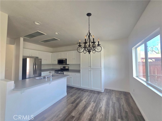 718 Laxford Road, San Jacinto CA: https://media.crmls.org/medias/f1dce10e-7245-4e66-bd27-12fb93a5f069.jpg
