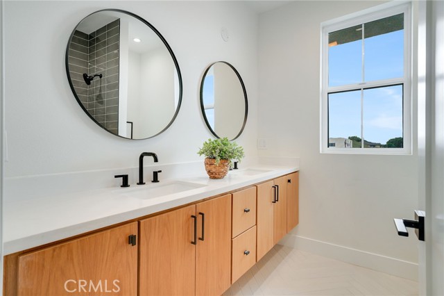Detail Gallery Image 34 of 52 For 1501 207th, Torrance,  CA 90501 - 3 Beds | 3/1 Baths