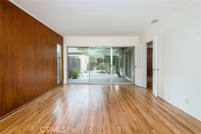 Detail Gallery Image 9 of 33 For 1717 Riverside Dr, Glendale,  CA 91201 - 2 Beds | 1 Baths