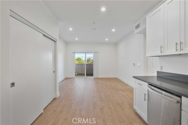 Detail Gallery Image 14 of 30 For 8750 Sepulveda Bld #310,  North Hills,  CA 91343 - 2 Beds | 2 Baths