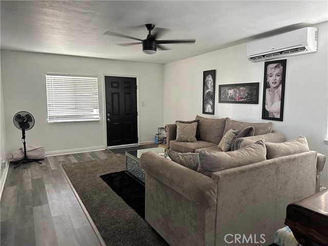 Detail Gallery Image 2 of 20 For 700 Linda Ln, Barstow,  CA 92311 - 6 Beds | 3/1 Baths