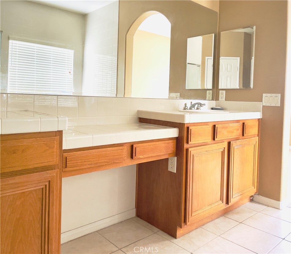 MLS #OC25252647 image #17