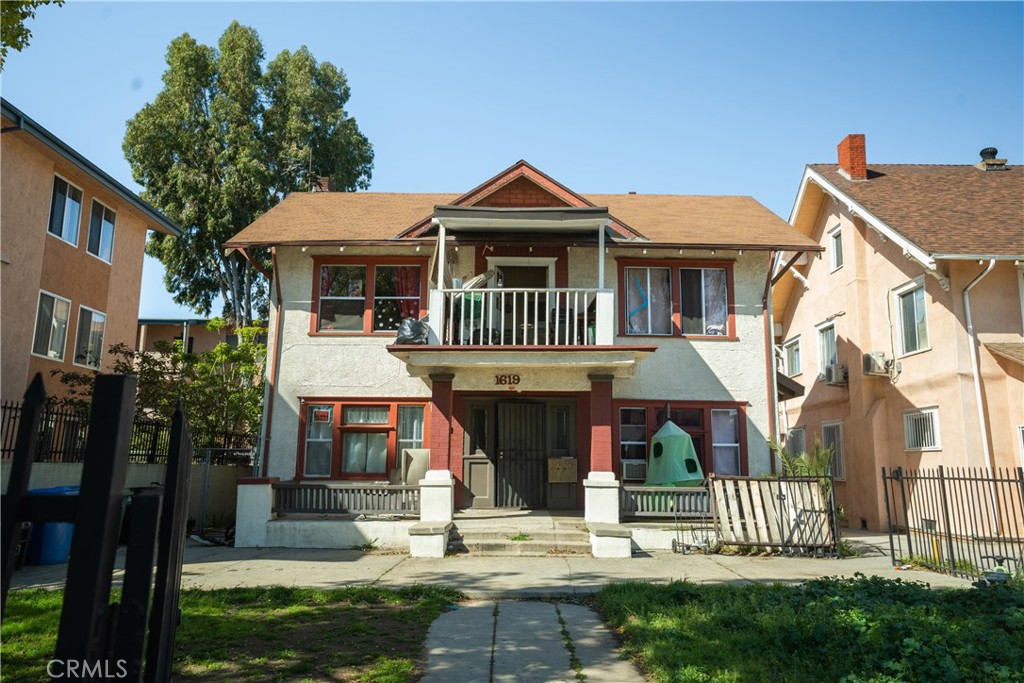 Quadruplex at 1619 S St Andrews Place