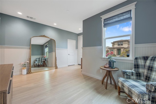 18147 Jupiter Lane, Saugus CA: https://media.crmls.org/medias/f1e06314-20f2-441e-a389-5306b5e32637.jpg