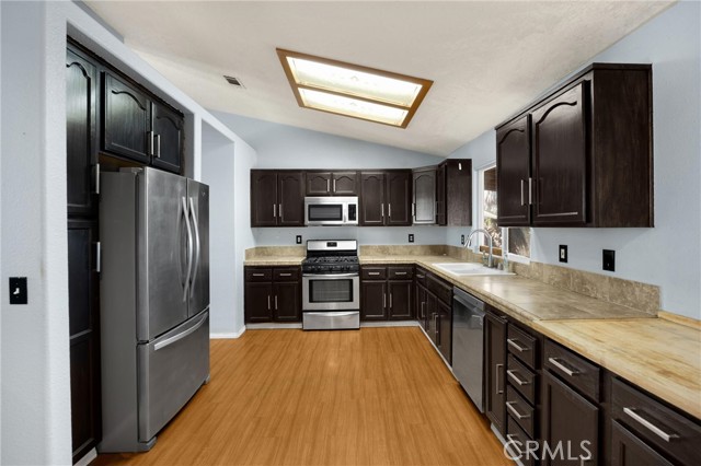 Detail Gallery Image 41 of 52 For 13554 2nd Ave, Victorville,  CA 92395 - 4 Beds | 2 Baths