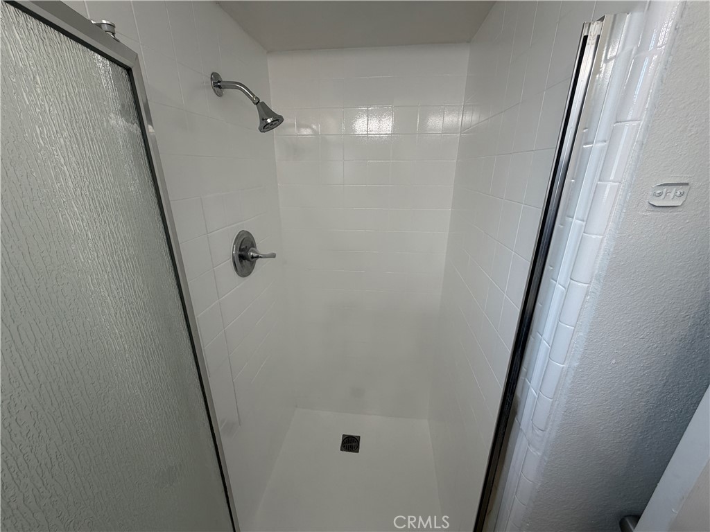 https://media.crmls.org/medias/f1e28900-1384-4156-b13b-b21818163dad.jpg?preset=X-Large