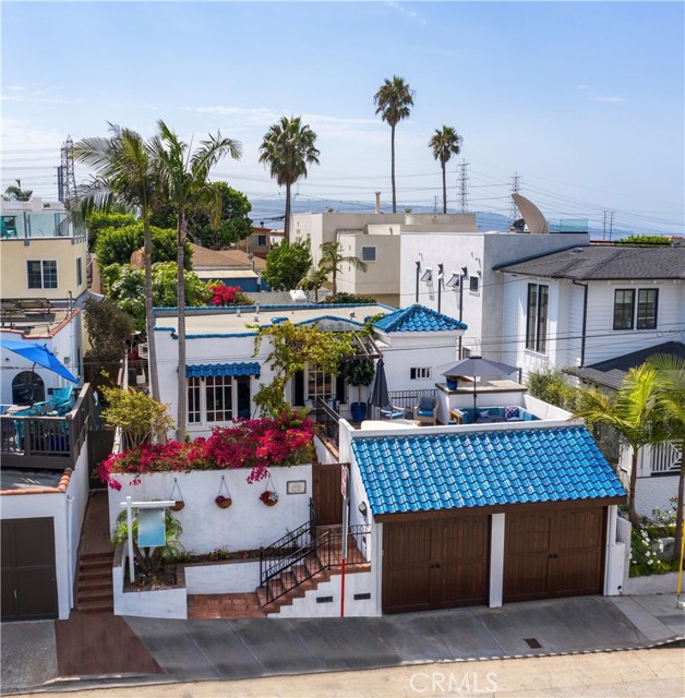 1236 3rd Street, Hermosa Beach, California 90254, 2 Bedrooms Bedrooms, ,2 BathroomsBathrooms,Residential,Sold,3rd,SB22195977