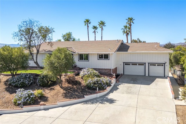 Detail Gallery Image 2 of 74 For 27875 Goetz, Menifee,  CA 92587 - 5 Beds | 4 Baths