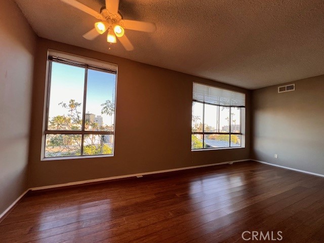 Detail Gallery Image 9 of 16 For 622 S Barrington #302,  Los Angeles,  CA 90049 - 1 Beds | 2 Baths