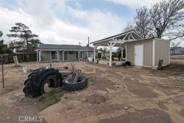 Detail Gallery Image 5 of 15 For 15798 Bleriot, Hesperia,  CA 92345 - 2 Beds | 2 Baths