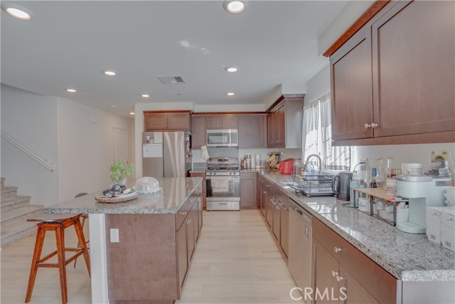 1963 Old Steel Way, Hemet CA: https://media.crmls.org/medias/f1e498e8-e538-4d4b-b8e1-c31550e2a622.jpg