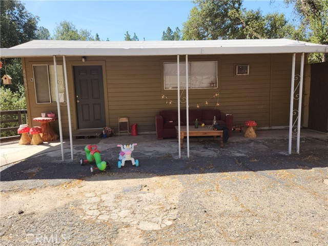 49832 Road 426, Oakhurst CA: https://media.crmls.org/medias/f1e49bb4-afab-4451-9a2a-ce14c131992e.jpg
