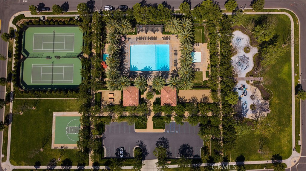 https://media.crmls.org/medias/f1e4e953-8810-4619-af16-2401a97e1ee5.jpg?preset=X-Large