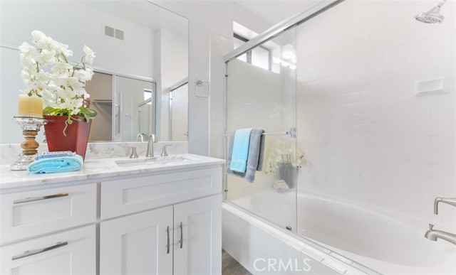 Image 32 for 38265   Crocus LN