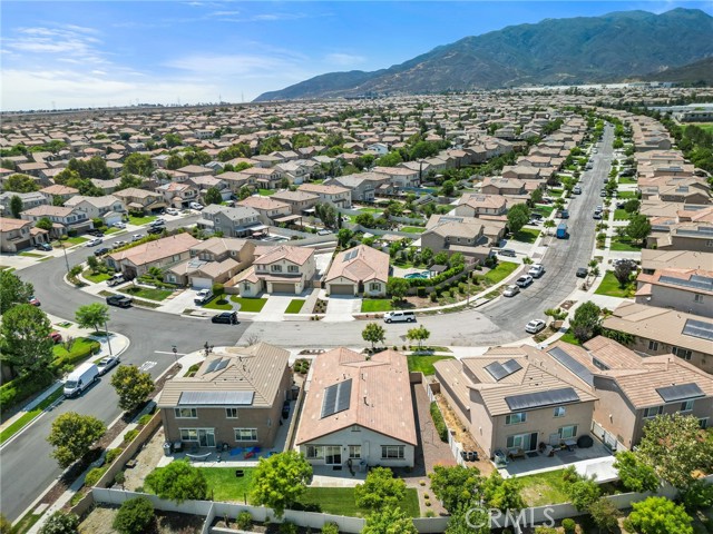 4011 Blackberry Drive, San Bernardino CA: https://media.crmls.org/medias/f1e7a540-670b-404c-be0b-d905b7c701cd.jpg