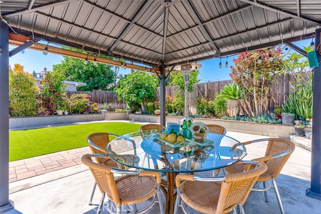 335 E Francis Avenue, La Habra CA: https://media.crmls.org/medias/f1e80e25-ee17-4a12-8546-5a458cf3fbee.jpg