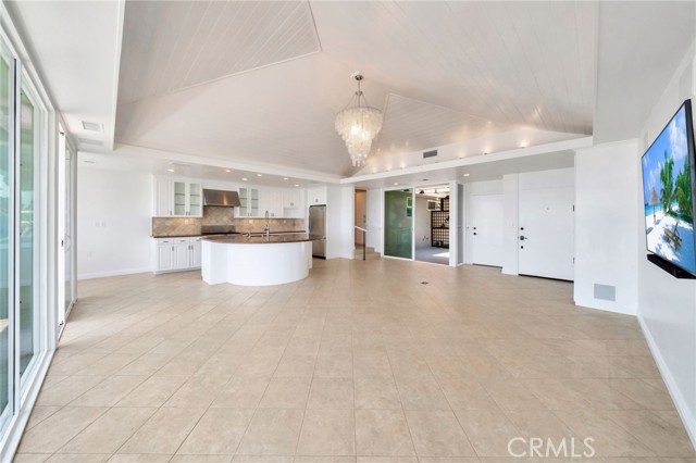 3116 Breakers Drive, Corona del Mar CA: https://media.crmls.org/medias/f1e832a6-b614-4a8e-b875-75f9f1eebdb6.jpg