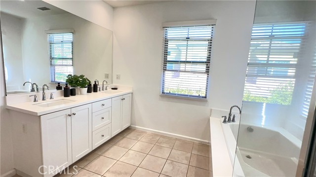 67 Decker, Irvine CA: https://media.crmls.org/medias/f1e847ea-b276-4998-9b26-b8e5cb5ed80a.jpg