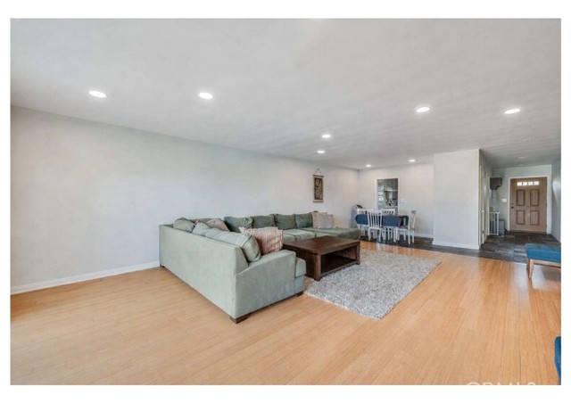 Detail Gallery Image 6 of 26 For 3695 Linden 9c,  Long Beach,  CA 90807 - 3 Beds | 2 Baths