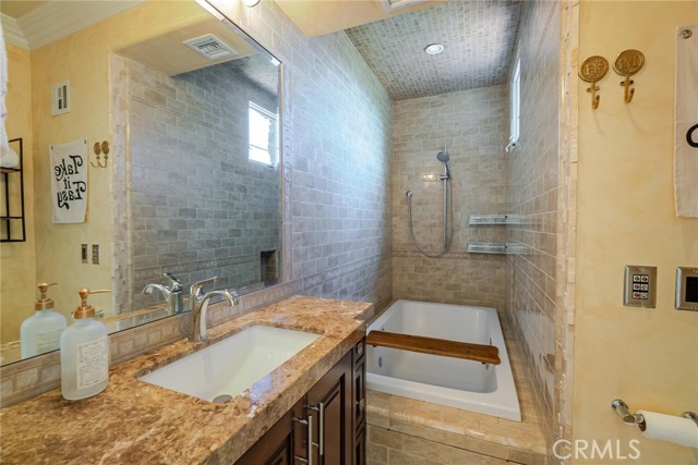 Image 61 of 75 For 25711 Shady Oak Ln