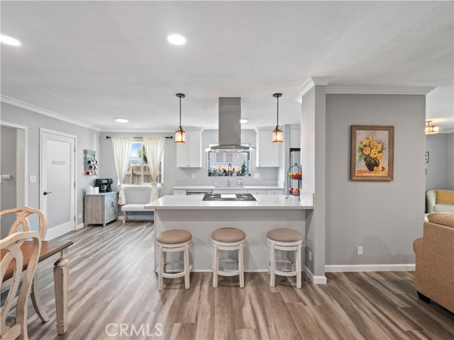896 Moffatt Circle, Simi Valley CA: https://media.crmls.org/medias/f1e9631f-6b24-4c3b-8bb5-c9a4fac08bbe.jpg