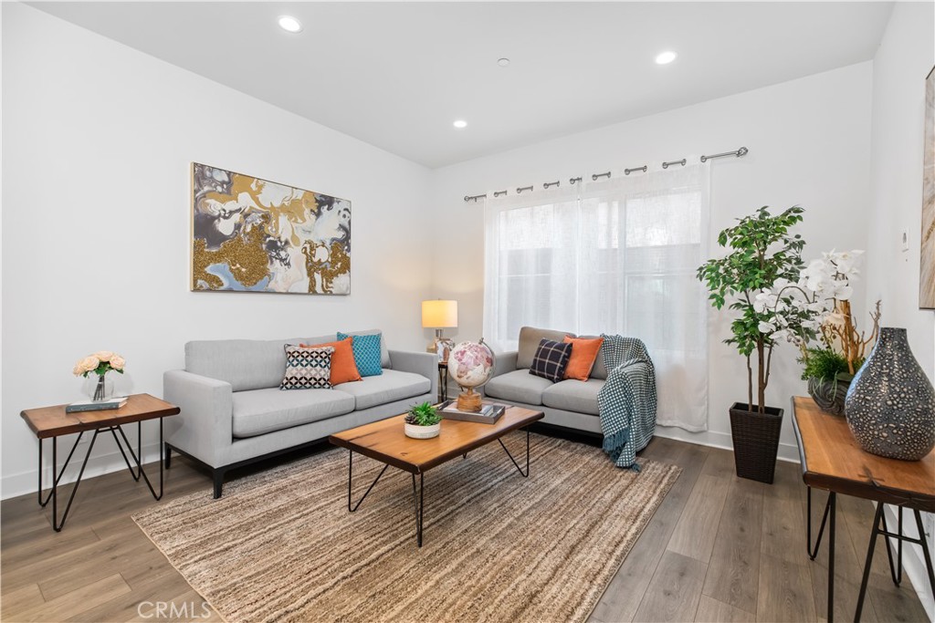 MLS #WS25255346 image #4