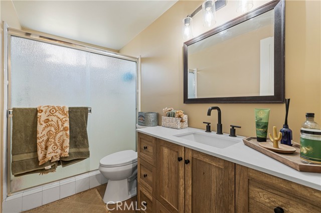 Detail Gallery Image 13 of 44 For 28975 Lotusgarden, Canyon Country,  CA 91387 - 4 Beds | 3 Baths