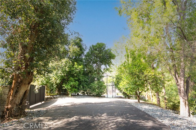 4851 Corbin Avenue, Tarzana CA: https://media.crmls.org/medias/f1eb4d1d-0671-4189-984c-f7952d06bcc1.jpg