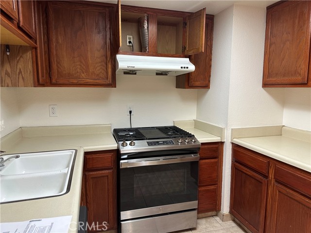 Detail Gallery Image 7 of 16 For 886 S Dudley St #L,  Pomona,  CA 91766 - 2 Beds | 1/1 Baths