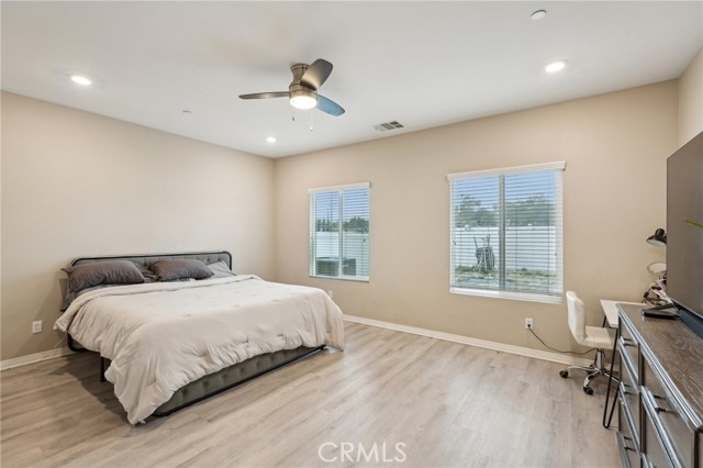 Detail Gallery Image 6 of 16 For 128 Chumash Cove, Perris,  CA 92570 - 5 Beds | 3 Baths