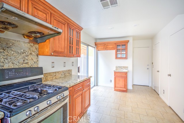 Detail Gallery Image 9 of 48 For 13006 Parkview, Baldwin Park,  CA 91706 - 3 Beds | 2/1 Baths
