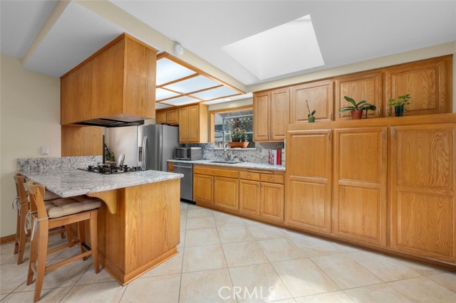 Detail Gallery Image 7 of 53 For 26826 Rolling Vista Dr, Lomita,  CA 90717 - 5 Beds | 3 Baths