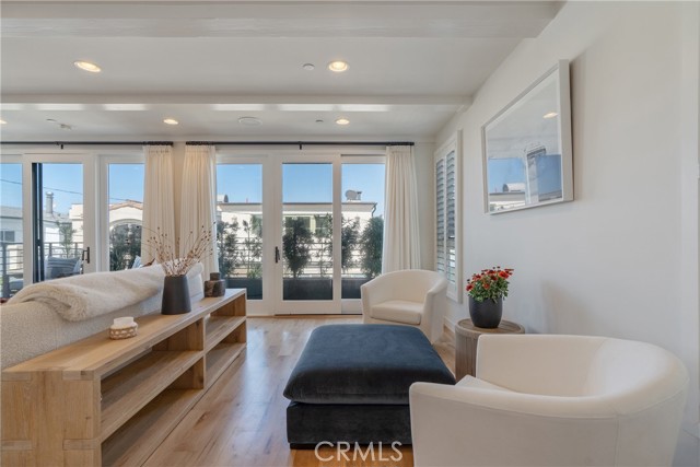 428 21st Pl, Manhattan Beach, California 90266, 3 Bedrooms Bedrooms, ,3 BathroomsBathrooms,Residential,Sold,21st Pl,SB25012241