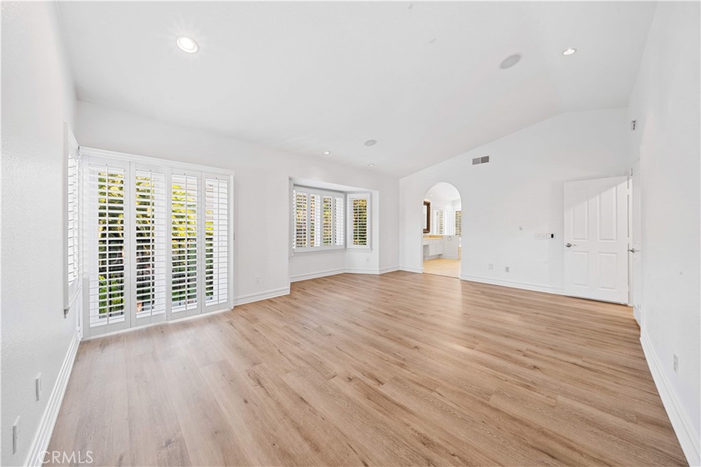 MLS #OC25250292 image #22