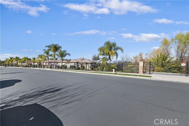 Detail Gallery Image 5 of 74 For 4085 Strandberg St, Corona,  CA 92881 - 4 Beds | 3/1 Baths