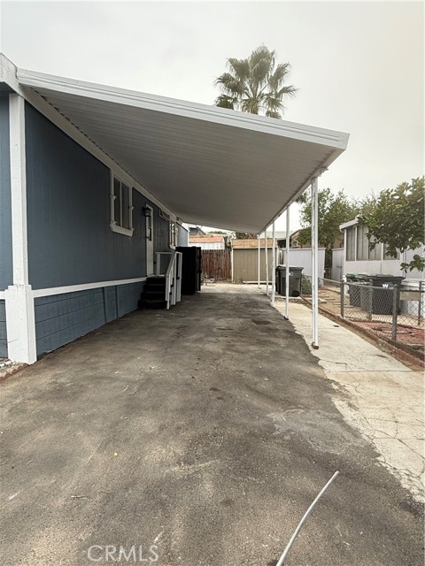 995 Pomona Road, Corona CA: https://media.crmls.org/medias/f1ee3414-0004-4684-9551-20b1b1788d87.jpg